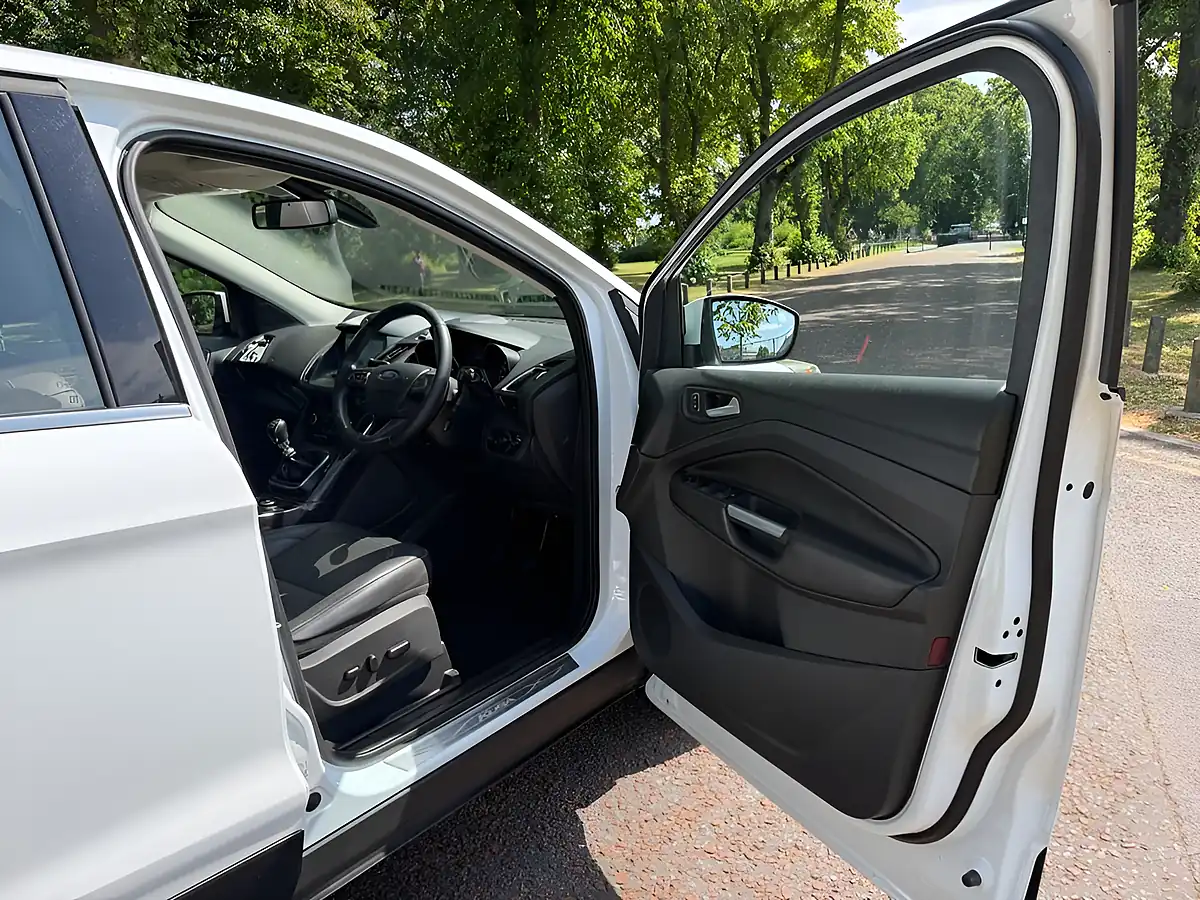 Used 2016 Ford Kuga Titanium White - Interior and Exterior details 10