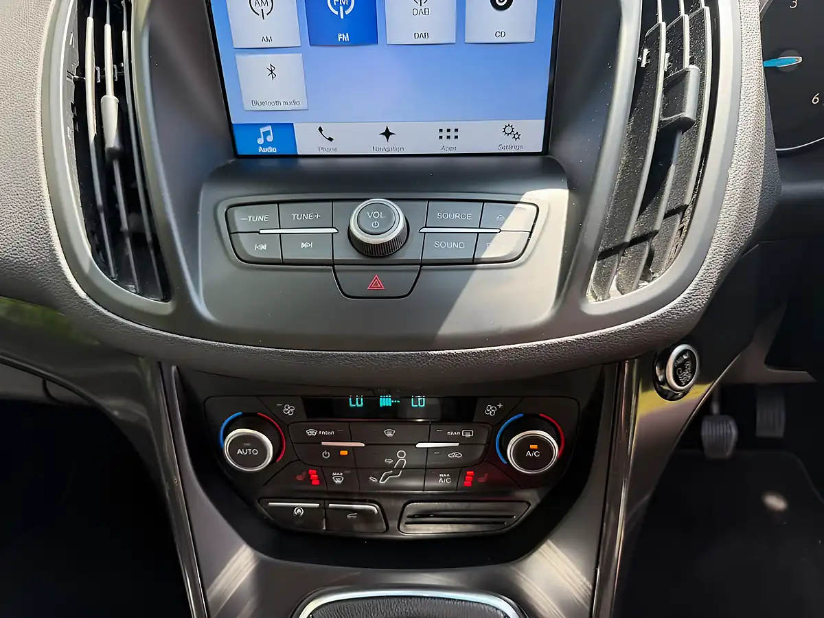 Used 2016 Ford Kuga Titanium White - Interior and Exterior details 17
