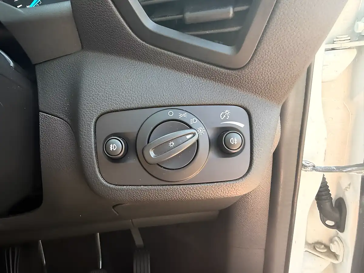 Used 2016 Ford Kuga Titanium White - Interior and Exterior details 19