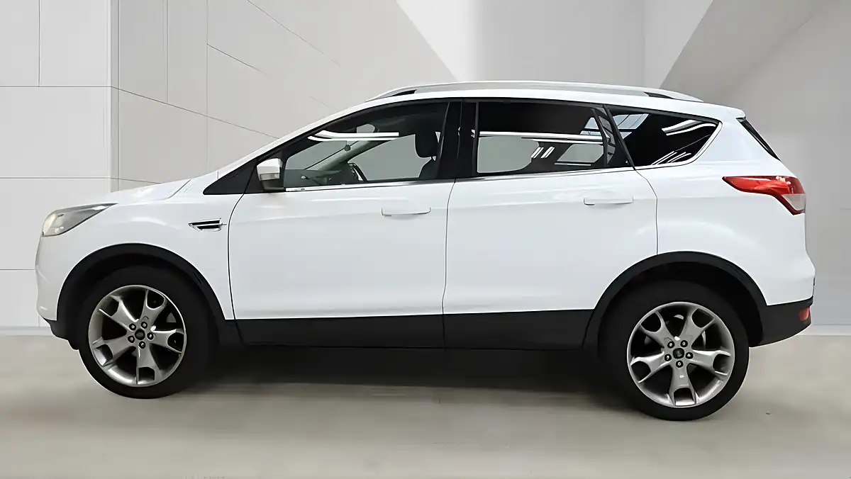 Used 2016 Ford Kuga Titanium White - Interior and Exterior details 8