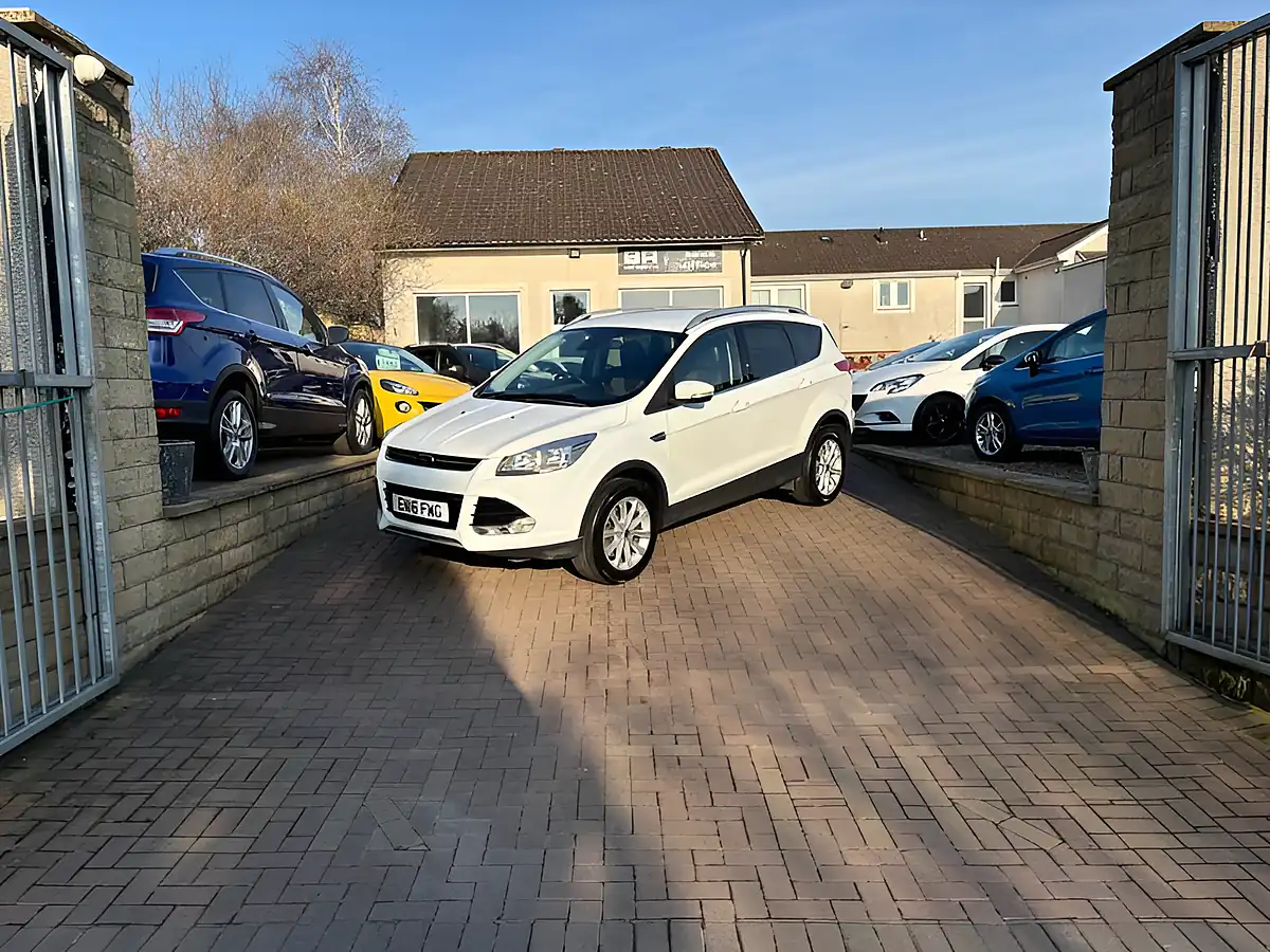 Used 2016 Ford Kuga Titanium White - Interior and Exterior details 3