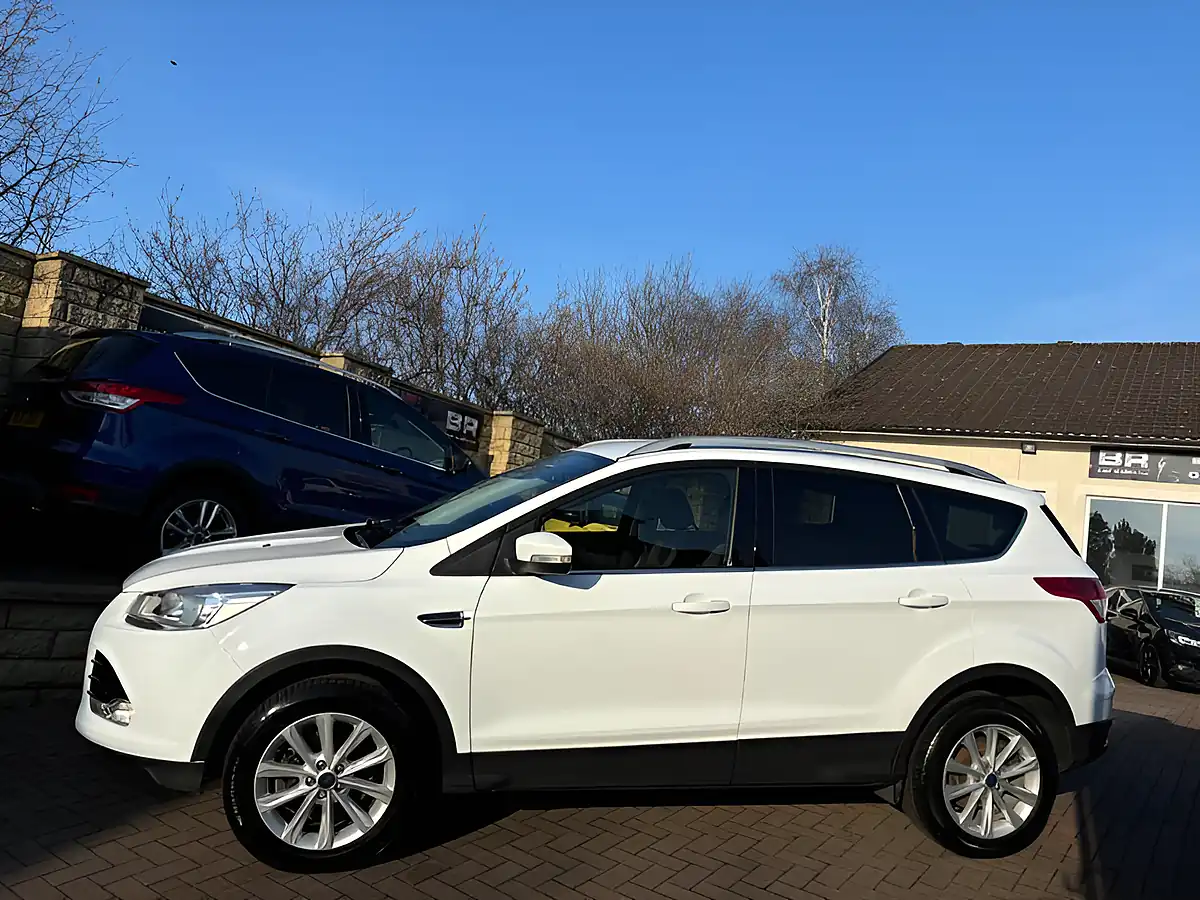 Used 2016 Ford Kuga Titanium White - Interior and Exterior details 5