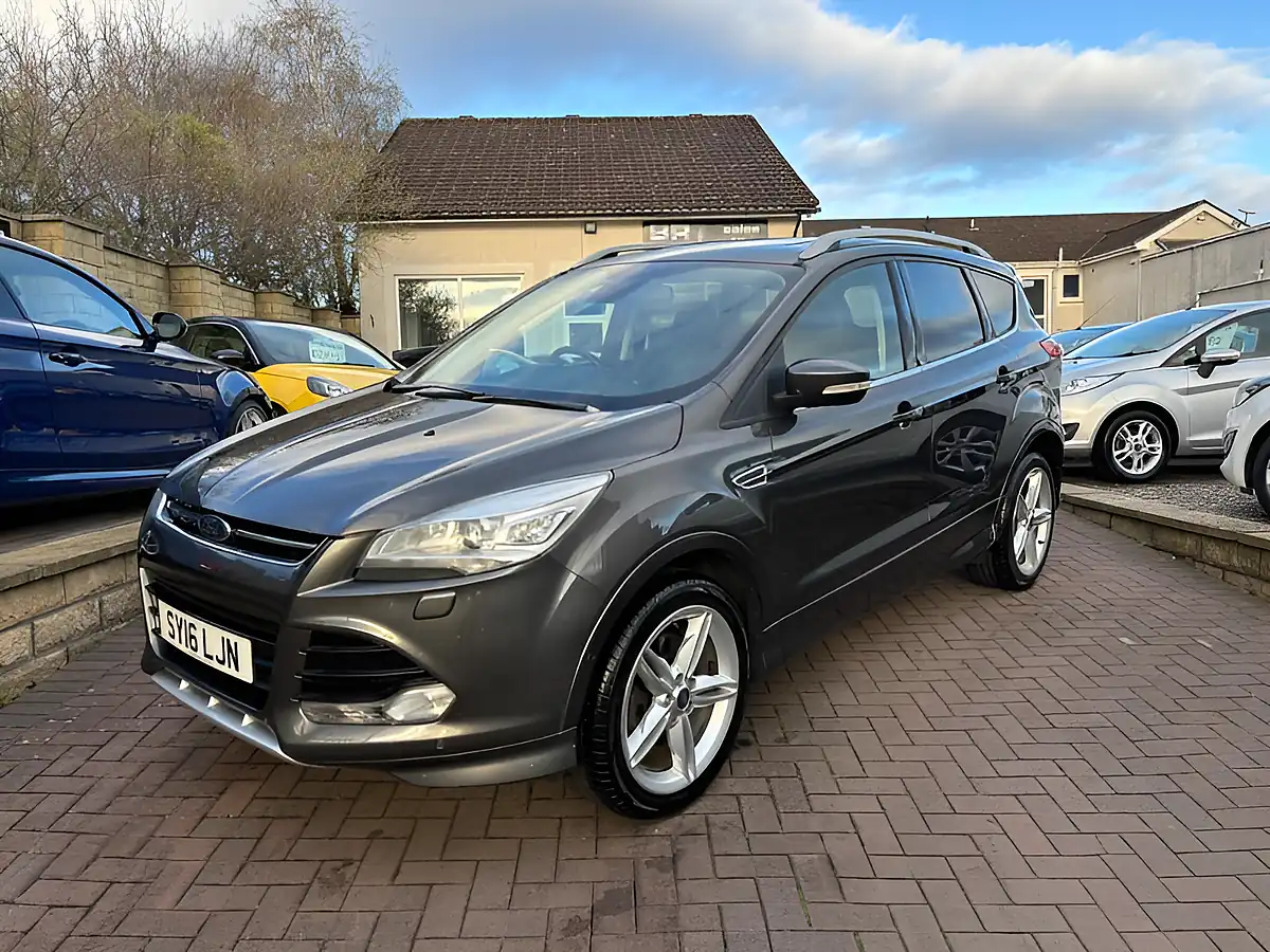 Used 2016 Ford Kuga Titanium X Grey - Front View
