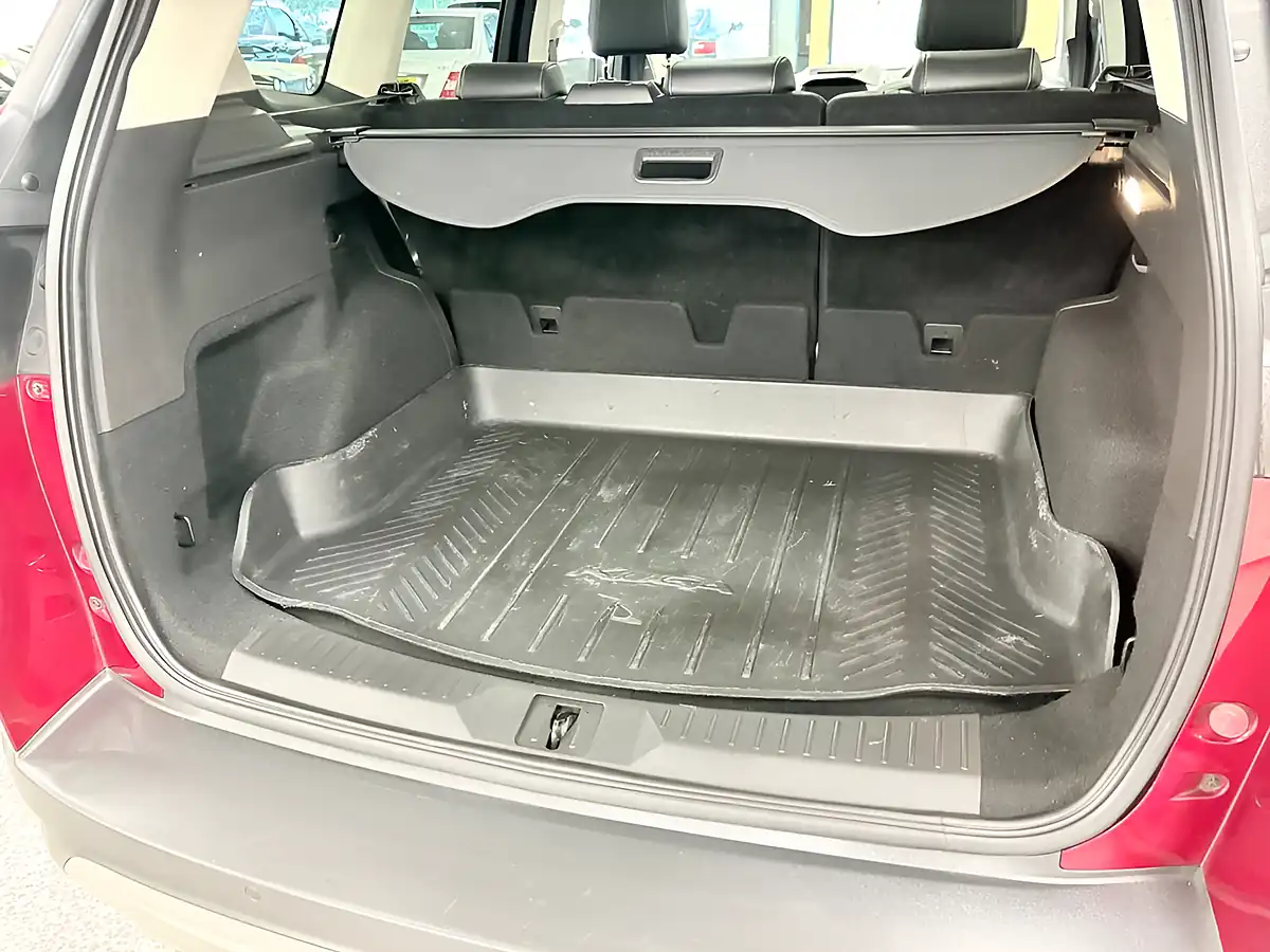Used 2016 Ford Kuga Titanium X Red - Interior and Exterior details 10
