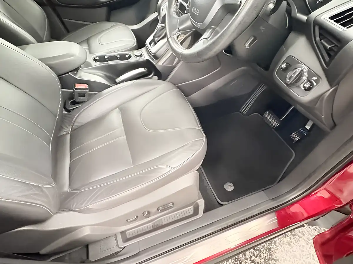 Used 2016 Ford Kuga Titanium X Red - Interior and Exterior details 16