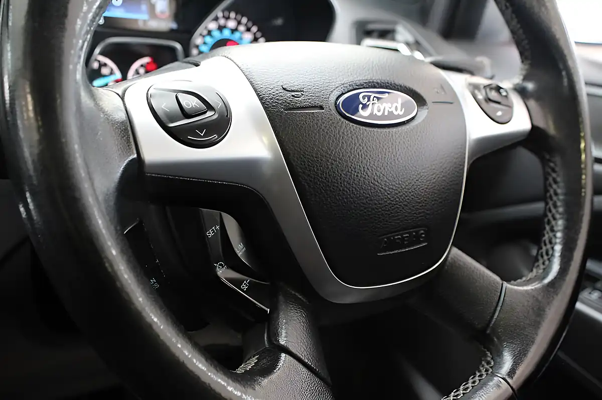 Used 2016 Ford Kuga Titanium X Red - Interior and Exterior details 17