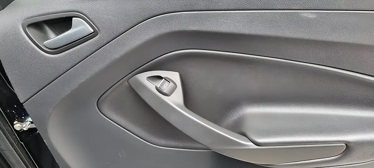 Used 2016 Ford Kuga Titanium X Sport Black - Interior and Exterior details 16