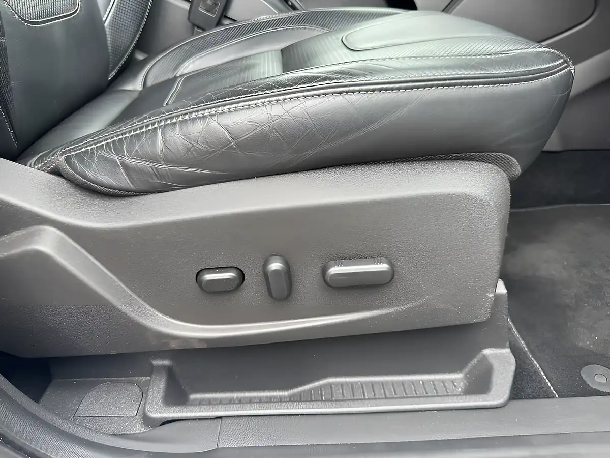 Used 2016 Ford Kuga Titanium X Sport Silver - Interior and Exterior details 7