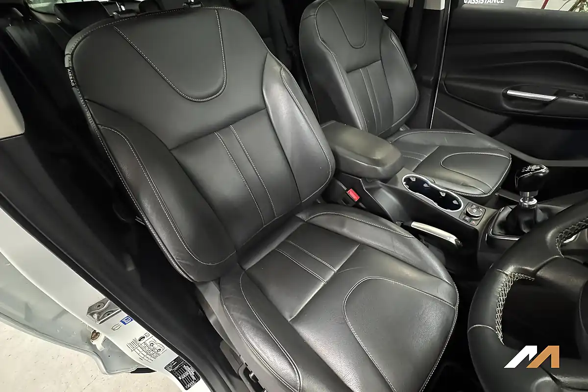 Used 2016 Ford Kuga Titanium X White - Interior and Exterior details 16