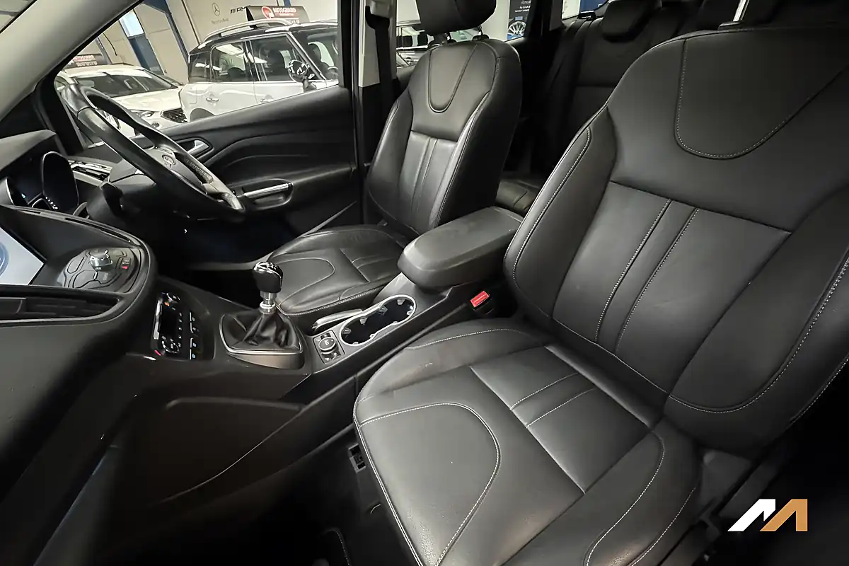 Used 2016 Ford Kuga Titanium X White - Interior and Exterior details 17