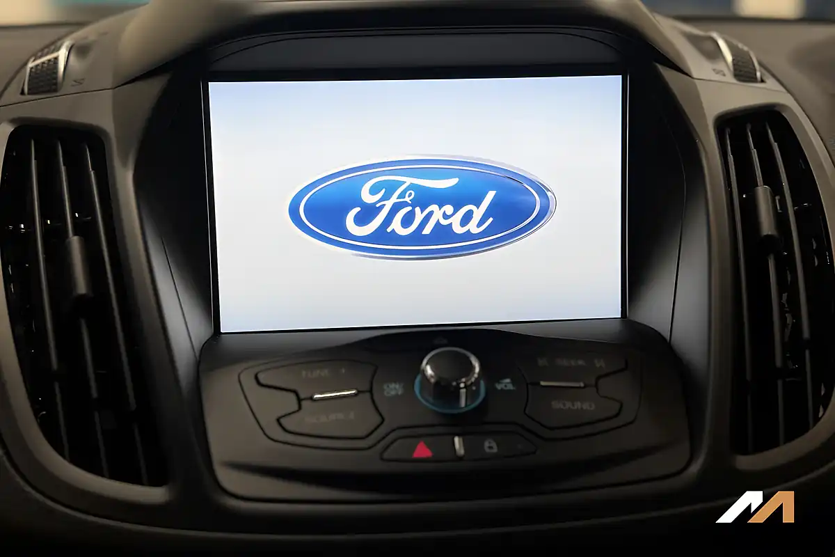 Used 2016 Ford Kuga Titanium X White - Interior and Exterior details 9