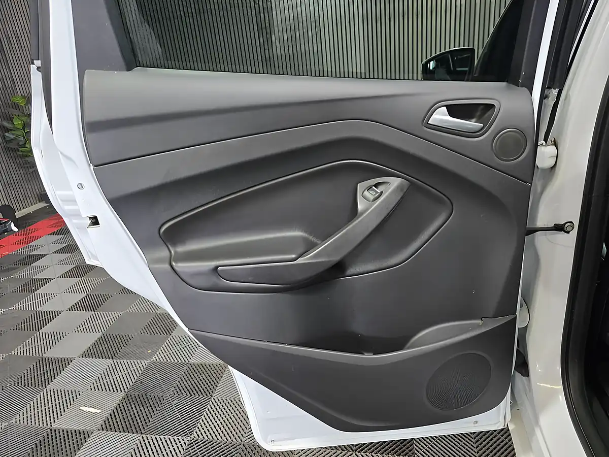 Used 2016 Ford Kuga Titanium X White - Interior and Exterior details 15