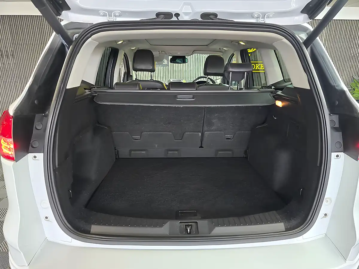 Used 2016 Ford Kuga Titanium X White - Interior and Exterior details 16
