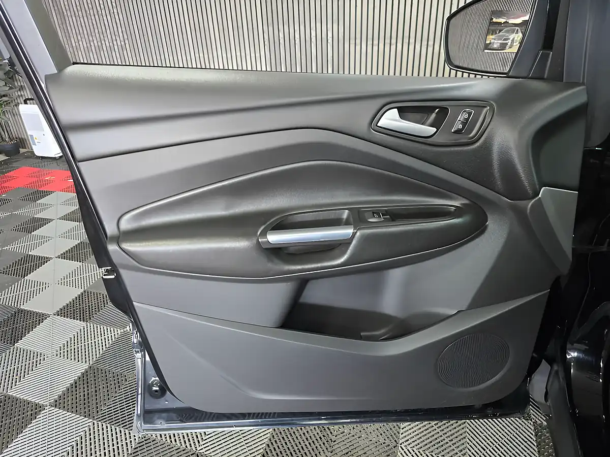 Used 2016 Ford Kuga Zetec Black - Interior and Exterior details 11
