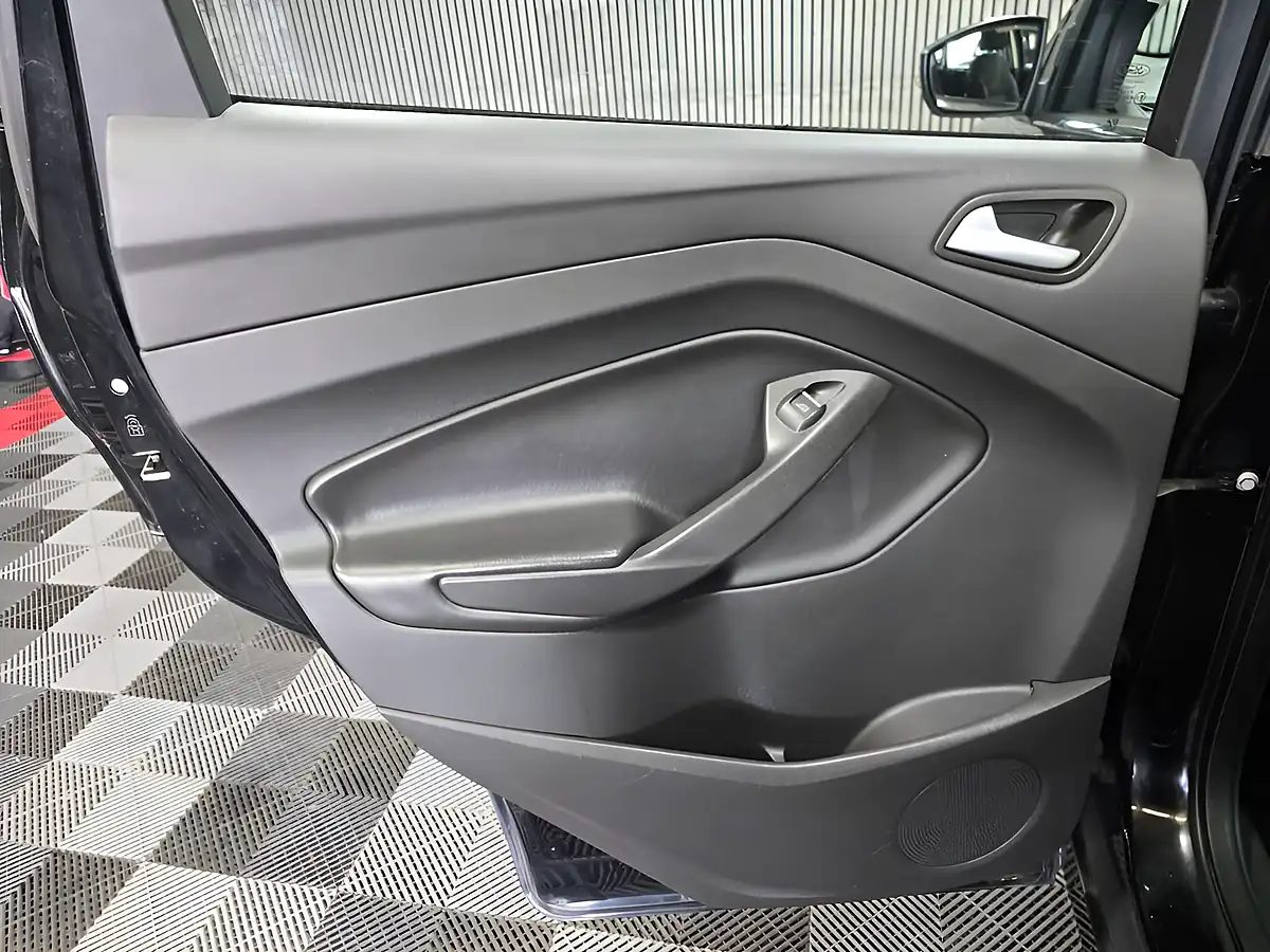 Used 2016 Ford Kuga Zetec Black - Interior and Exterior details 13