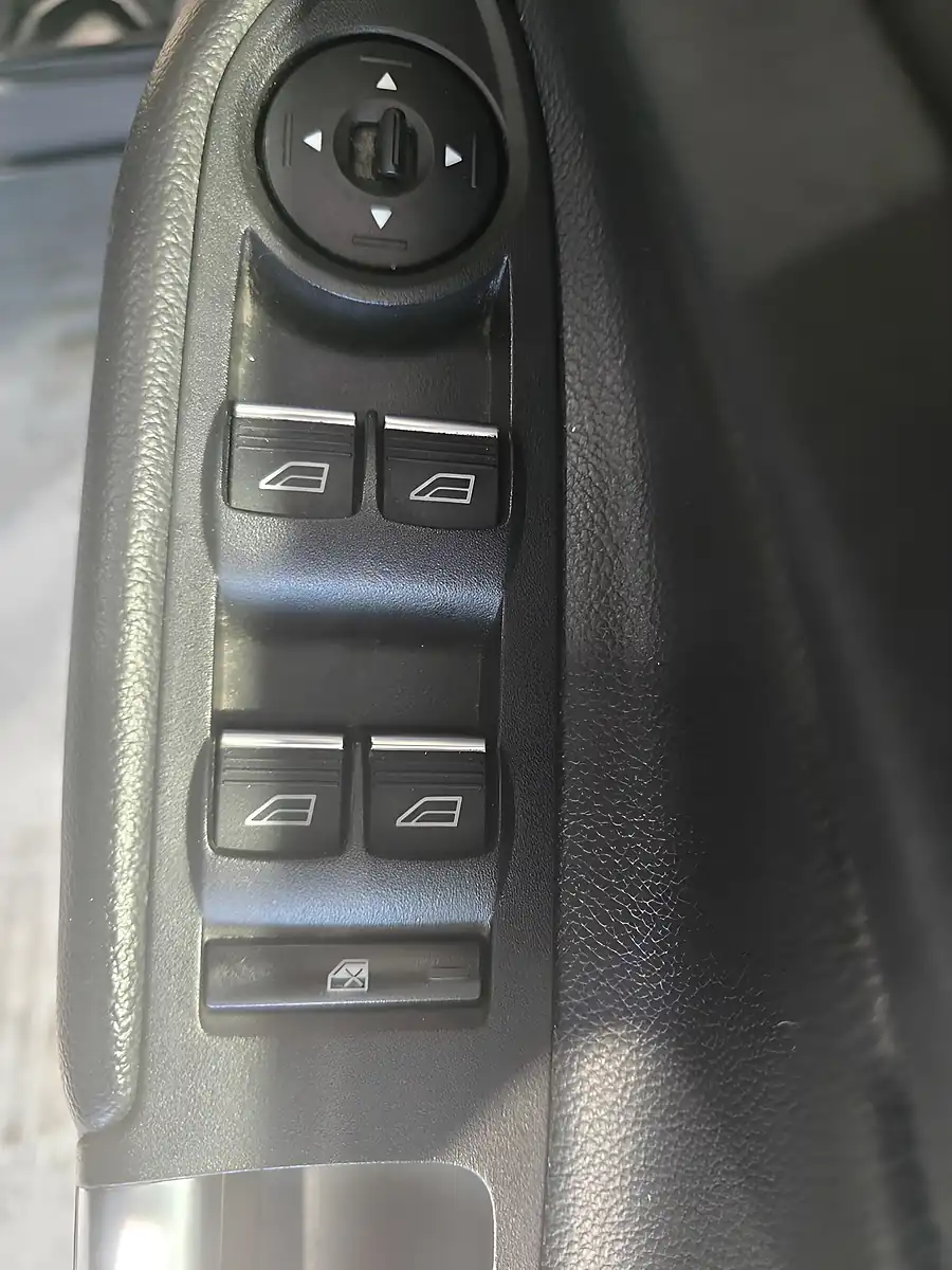 Used 2016 Ford Kuga Zetec Black - Interior and Exterior details 19