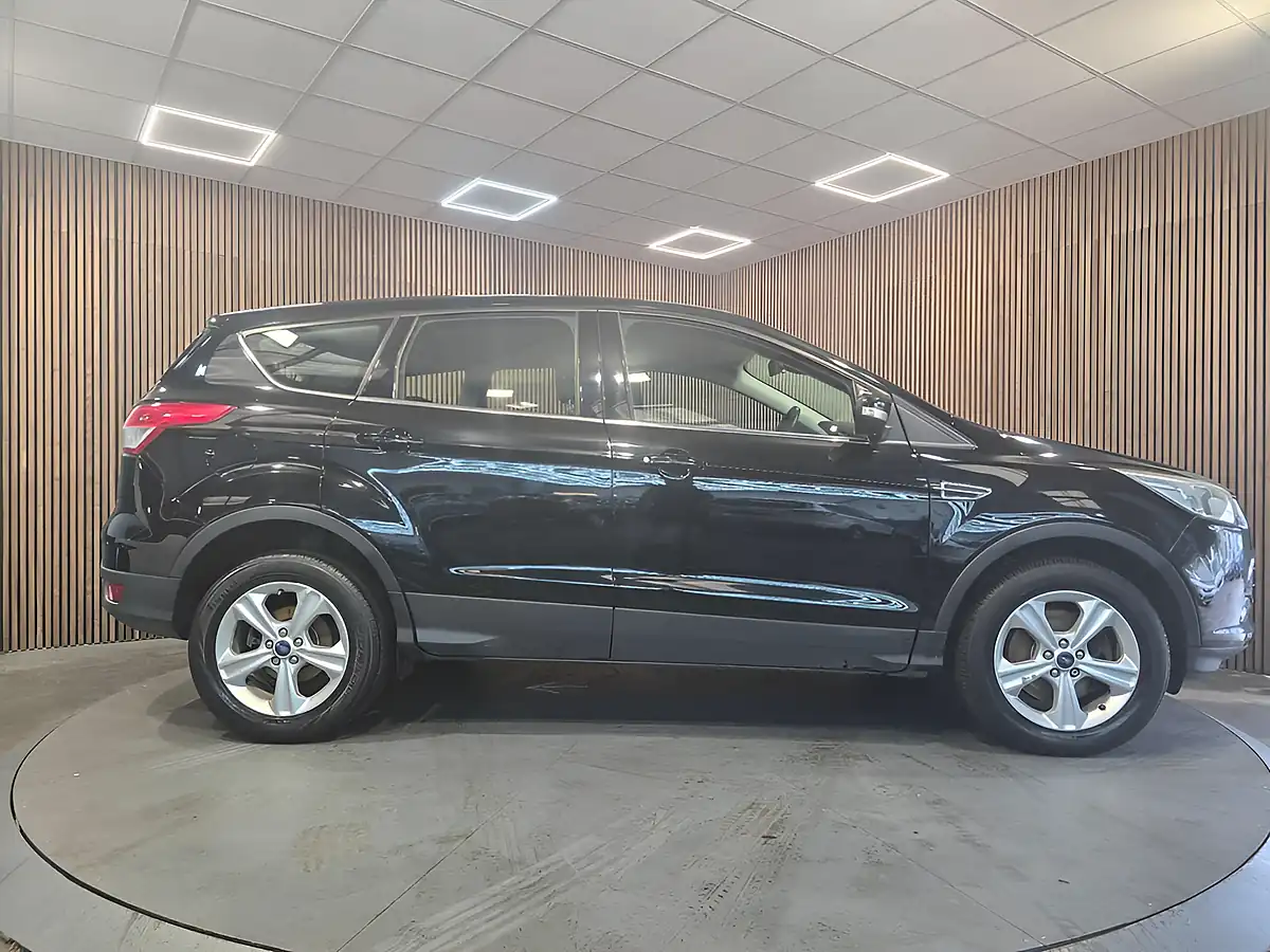 Used 2016 Ford Kuga Zetec Black - Interior and Exterior details 8