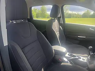 Used 2016 Ford Kuga Zetec Blue - Interior and Exterior details 13