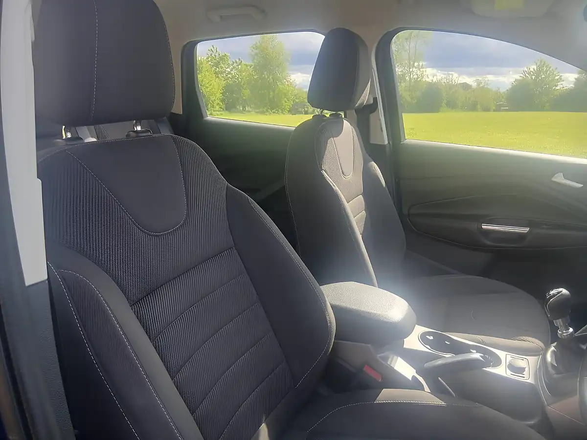 Used 2016 Ford Kuga Zetec Blue - Interior and Exterior details 13