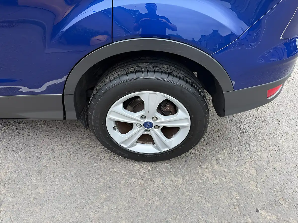 Used 2016 Ford Kuga Zetec Blue - Interior and Exterior details 19
