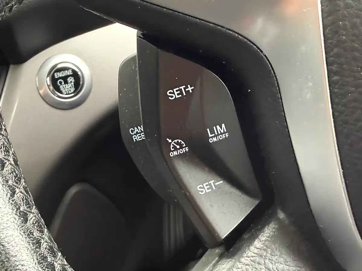 Used 2016 Ford Kuga Zetec Blue - Interior and Exterior details 14