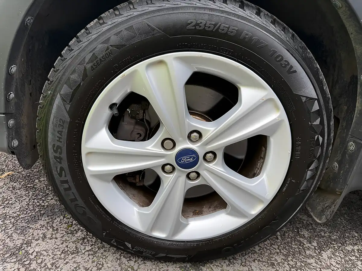 Used 2016 Ford Kuga Zetec Blue - Interior and Exterior details 20