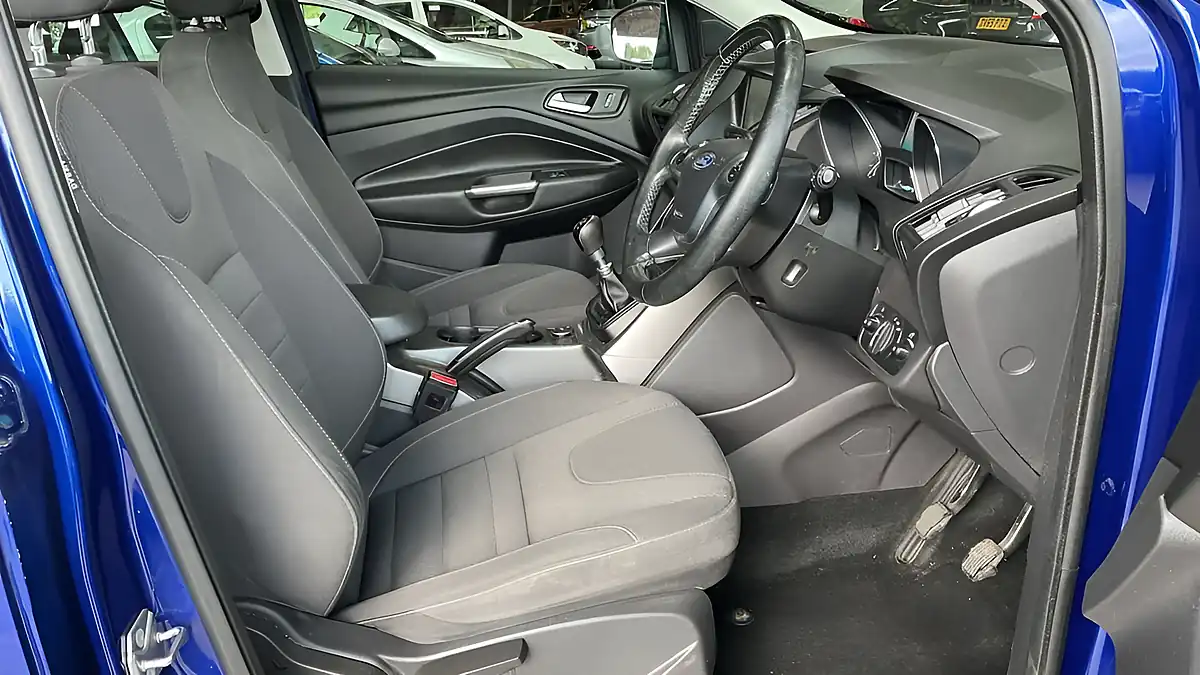Used 2016 Ford Kuga Zetec Blue - Interior and Exterior details 12