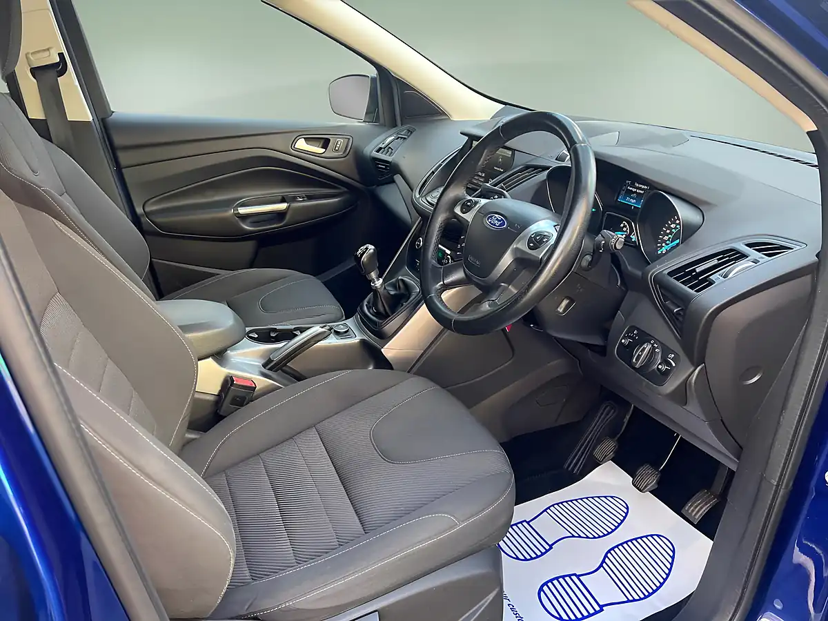 Used 2016 Ford Kuga Zetec Blue - Interior and Exterior details 14