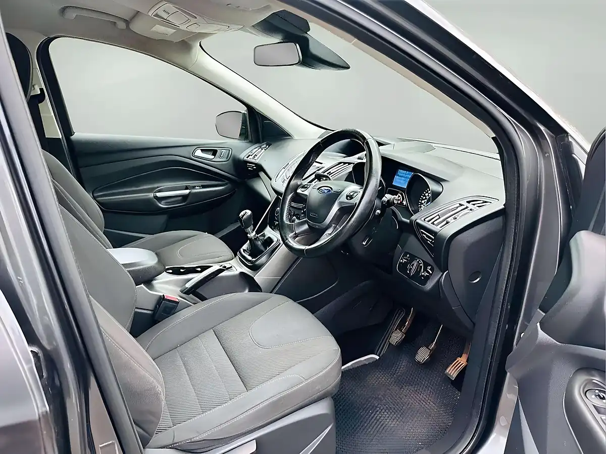 Used 2016 Ford Kuga Zetec Grey - Interior and Exterior details 14