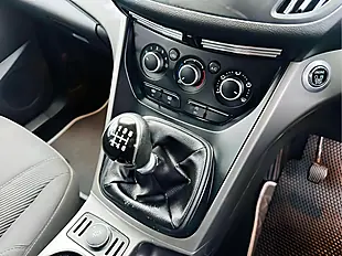 Used 2016 Ford Kuga Zetec Grey - Interior and Exterior details 15