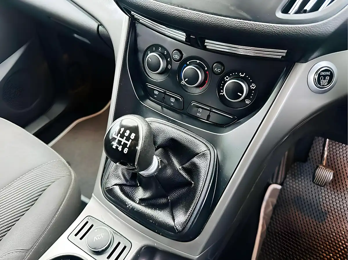 Used 2016 Ford Kuga Zetec Grey - Interior and Exterior details 15
