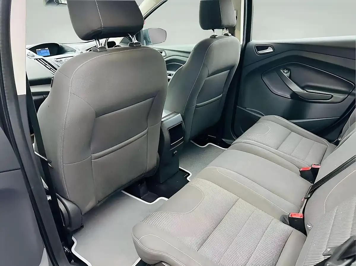 Used 2016 Ford Kuga Zetec Grey - Interior and Exterior details 17