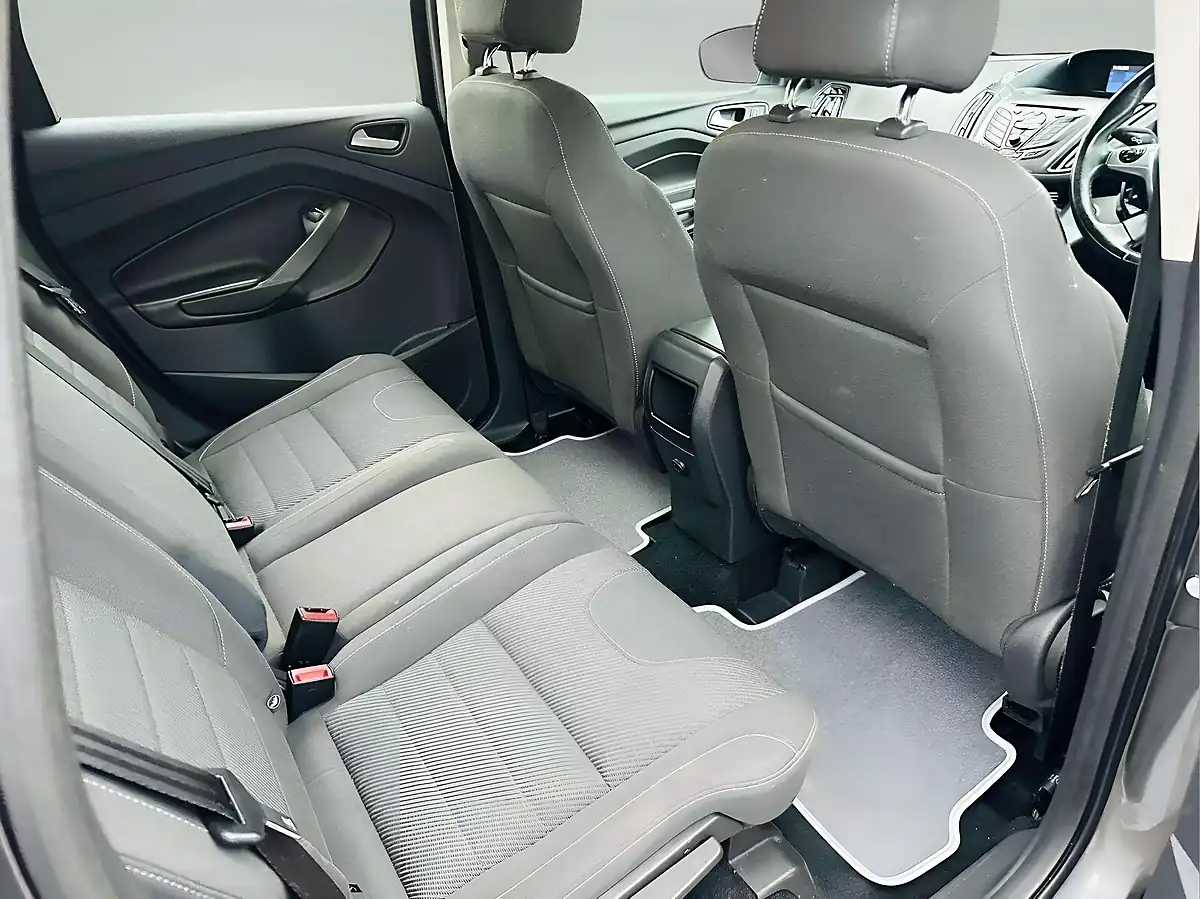 Used 2016 Ford Kuga Zetec Grey - Interior and Exterior details 18