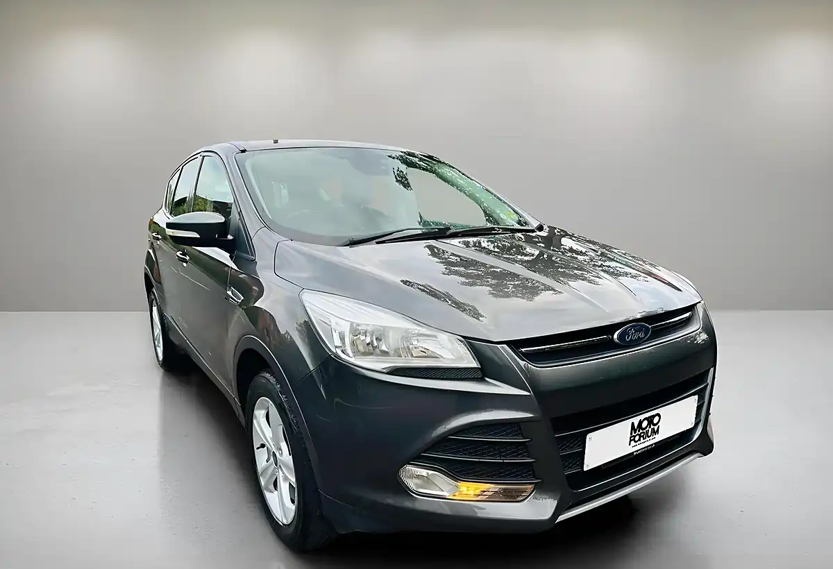 Used 2016 Ford Kuga Zetec Grey - Interior and Exterior details 5