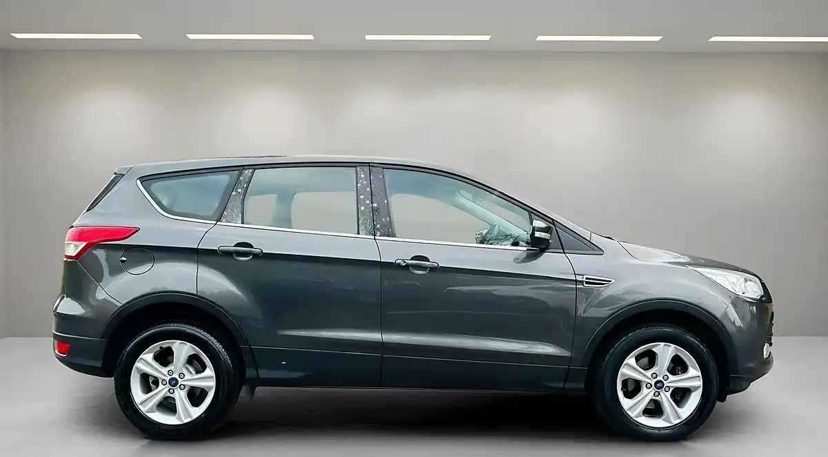 Used 2016 Ford Kuga Zetec Grey - Interior and Exterior details 9