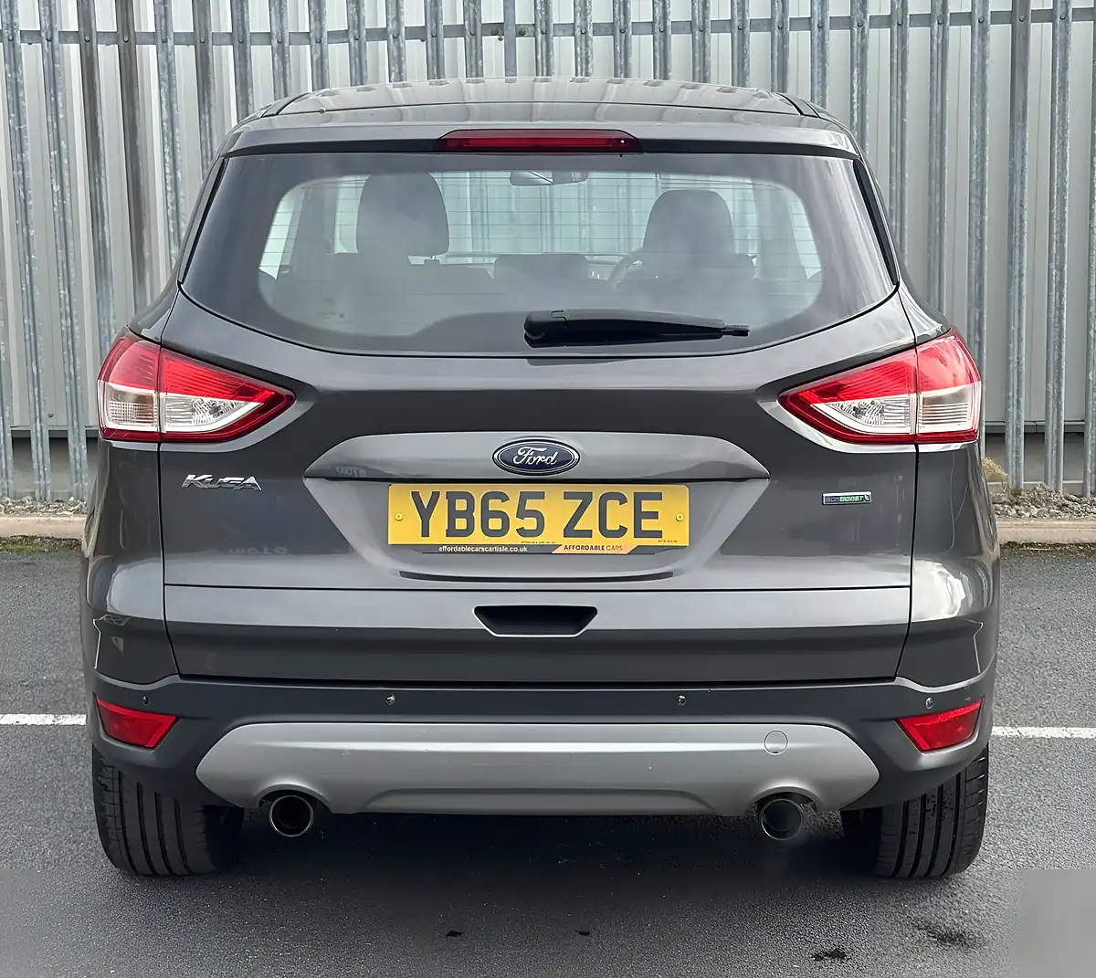 Used 2016 Ford Kuga Zetec Grey - Interior and Exterior details 6