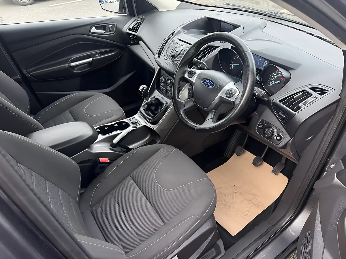 Used 2016 Ford Kuga Zetec Grey - Interior and Exterior details 9