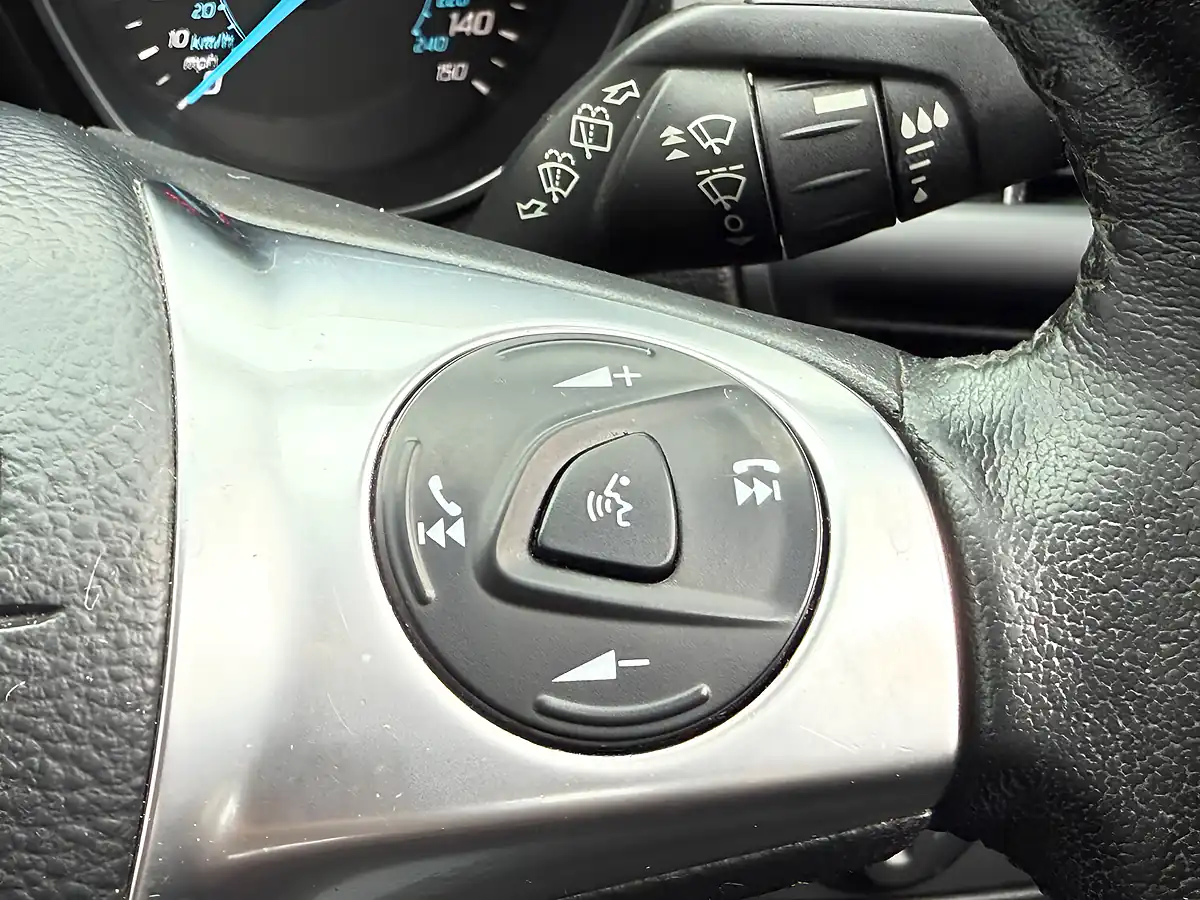 Used 2016 Ford Kuga Zetec Orange - Interior and Exterior details 16