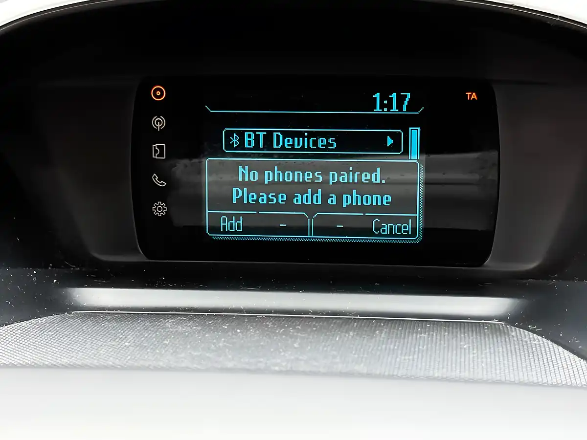 Used 2016 Ford Kuga Zetec Orange - Interior and Exterior details 17