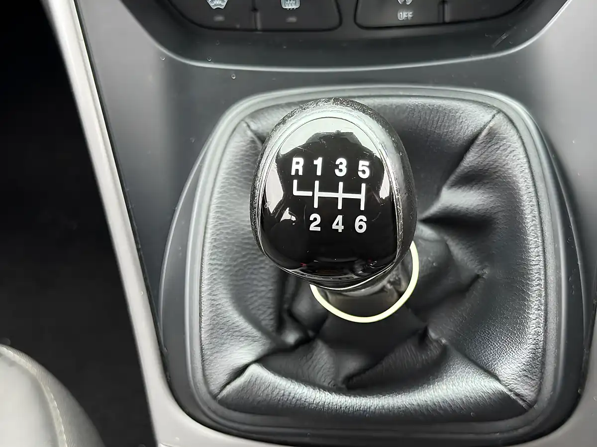 Used 2016 Ford Kuga Zetec Orange - Interior and Exterior details 19