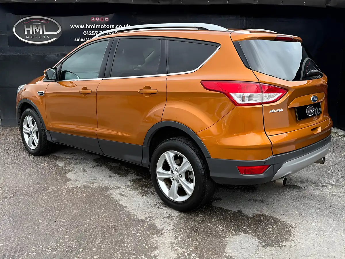 Used 2016 Ford Kuga Zetec Orange - Interior and Exterior details 4