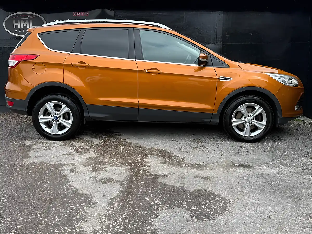 Used 2016 Ford Kuga Zetec Orange - Interior and Exterior details 7