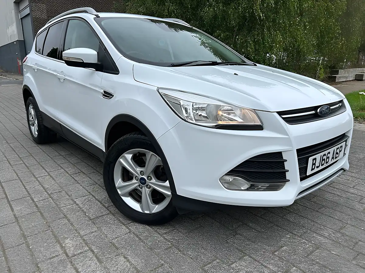 Used 2016 Ford Kuga Zetec White - Front View