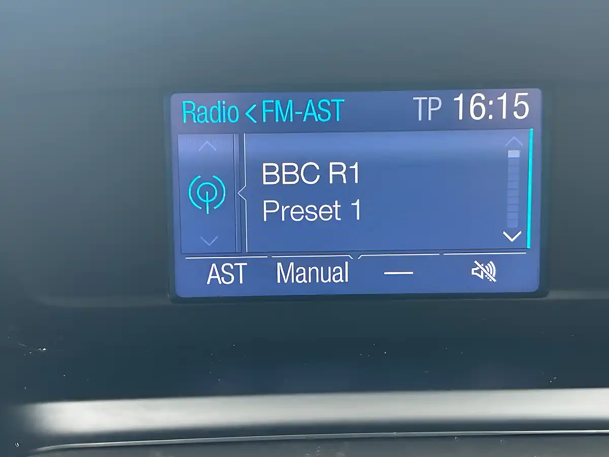 Used 2016 Ford Kuga Zetec White - Interior and Exterior details 17