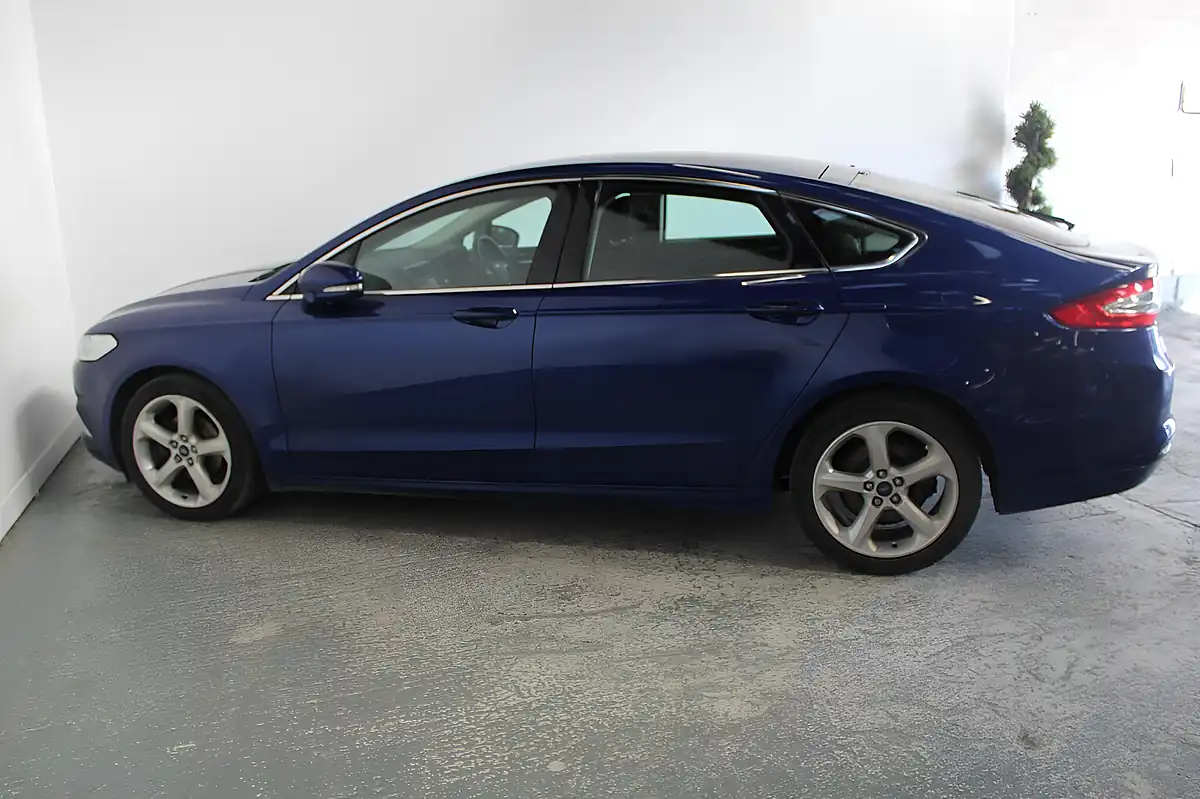 Used 2016 Ford Mondeo Titanium Blue - Interior and Exterior details 7