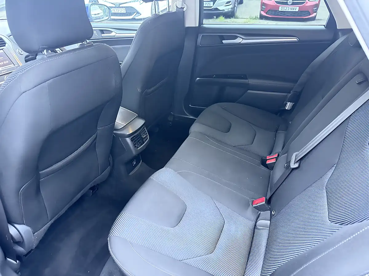 Used 2016 Ford Mondeo Titanium Blue - Interior and Exterior details 11