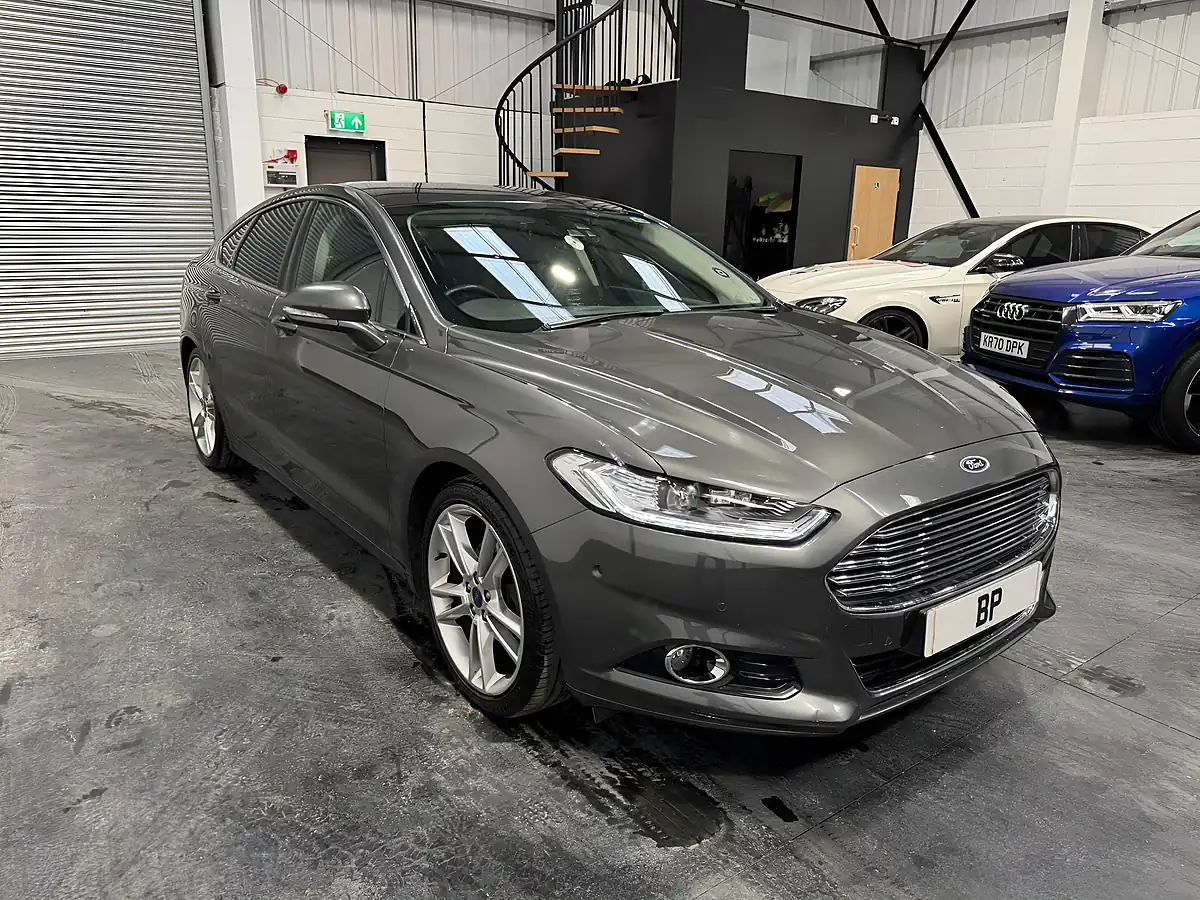 Used 2016 Ford Mondeo Titanium Grey - Front View