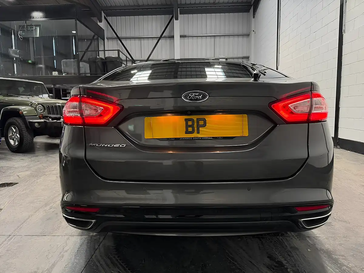 Used 2016 Ford Mondeo Titanium Grey - Interior and Exterior details 11