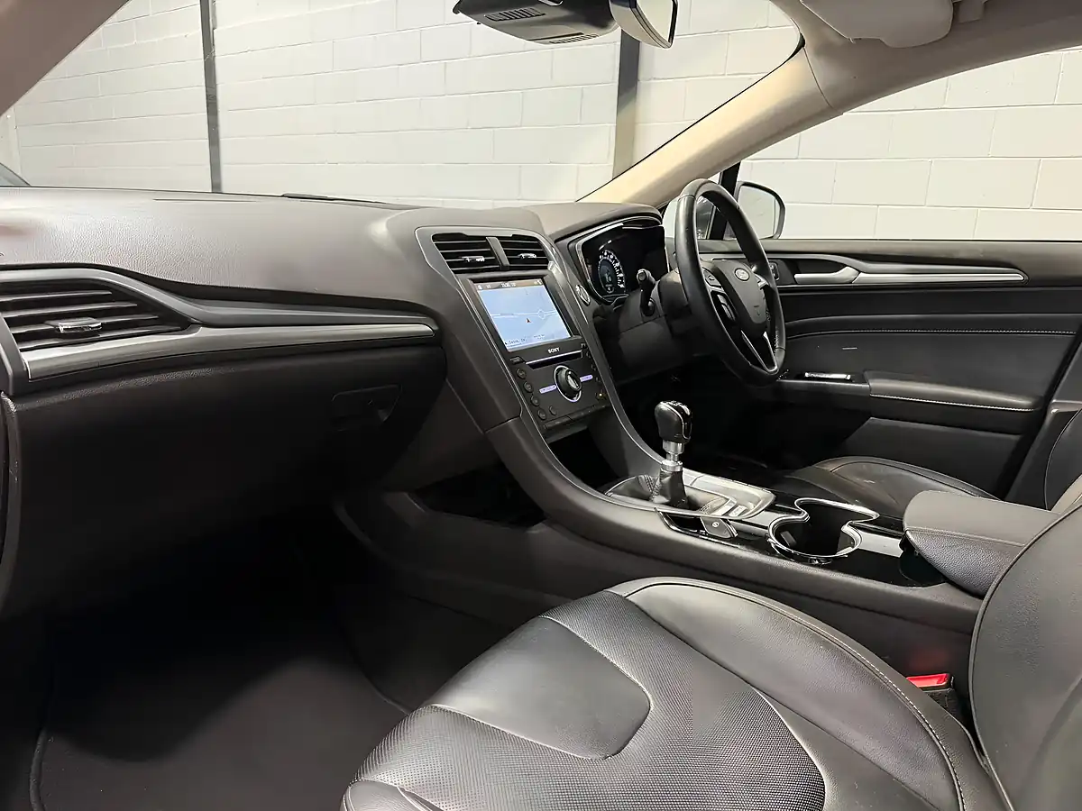 Used 2016 Ford Mondeo Titanium Grey - Interior and Exterior details 13