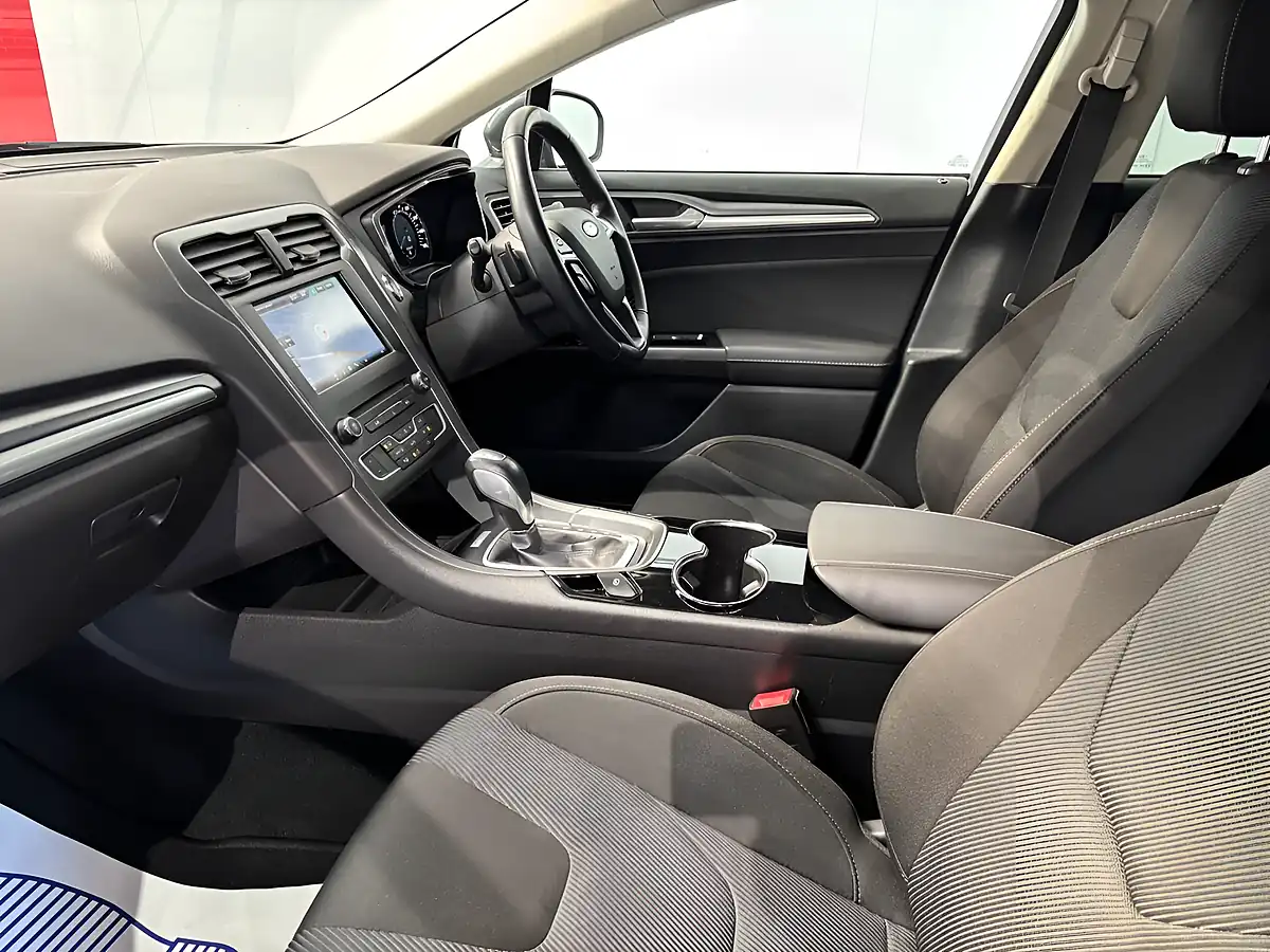 Used 2016 Ford Mondeo Titanium Grey - Interior and Exterior details 12